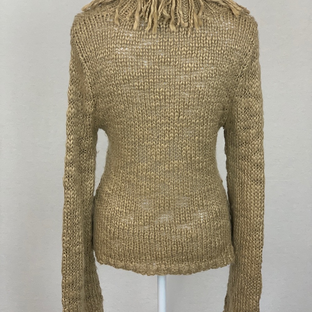 Beautiful Knit Sweater - Picture 6 of 6